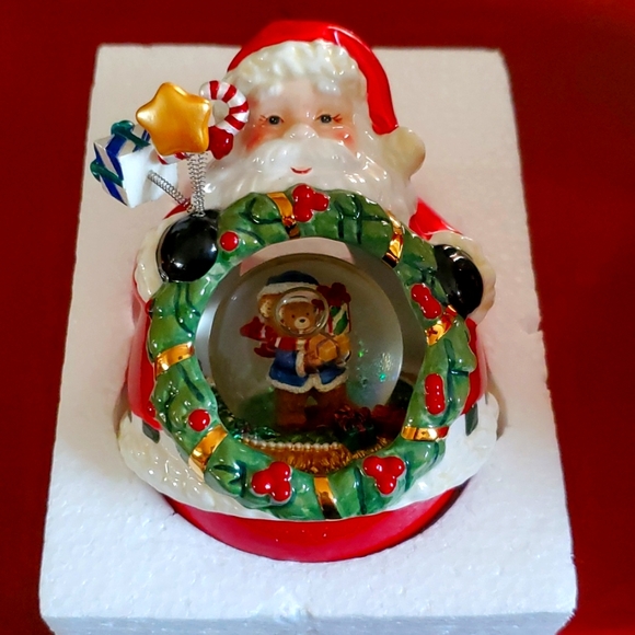 Christopher Radko Roly Poly Santa Snowglobe - Picture 3 of 4